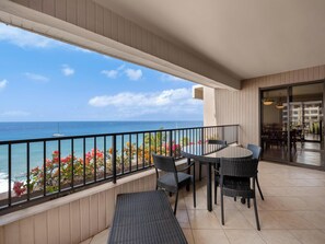 Outdoor dining - Oceanfront Sunsets | Sleeps 6 | Kaanapali Alii (Lahaina)