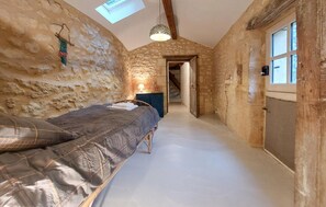 3 bedrooms, iron/ironing board, travel cot, free WiFi - Charmante maison avec piscine (Monsac)