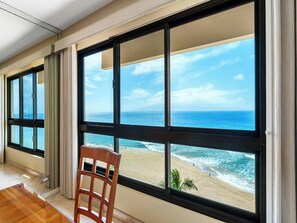 Interior - Front-Row Seats to the Pacific | Oceanfront, Sleeps 6 w/ Resort Amenities (Lahaina)