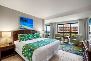 2 bedrooms, iron/ironing board, WiFi, bed sheets - Beachfront Condo – Location, Location, Location (Lahaina)