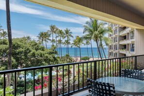 Outdoor dining - Endless Ocean Views & Resort Amenities | Sleeps 8 w/ Private Lanai (Lahaina)
