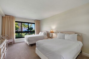 2 bedrooms, iron/ironing board, WiFi, bed sheets - Sunset Views | Whale Watching | Resort Amenities (Lahaina)