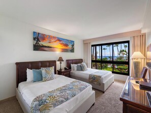 2 bedrooms, desk, iron/ironing board, WiFi - Spacious Island Condo on Top-Voted Beach (Lahaina)