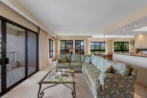 TV - Kaanapali Alii Residence 476 (Lahaina)