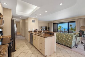 Kitchen - Kaanapali Alii Residence 476 (Lahaina)