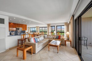 TV - Walk to Waves, Snorkeling, Golf & Restaurants (Lahaina)