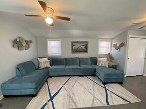 TV, fireplace, offices - Charming Back Bay Bungalow - Steps to Beach & Boardwalk (Wildwood)