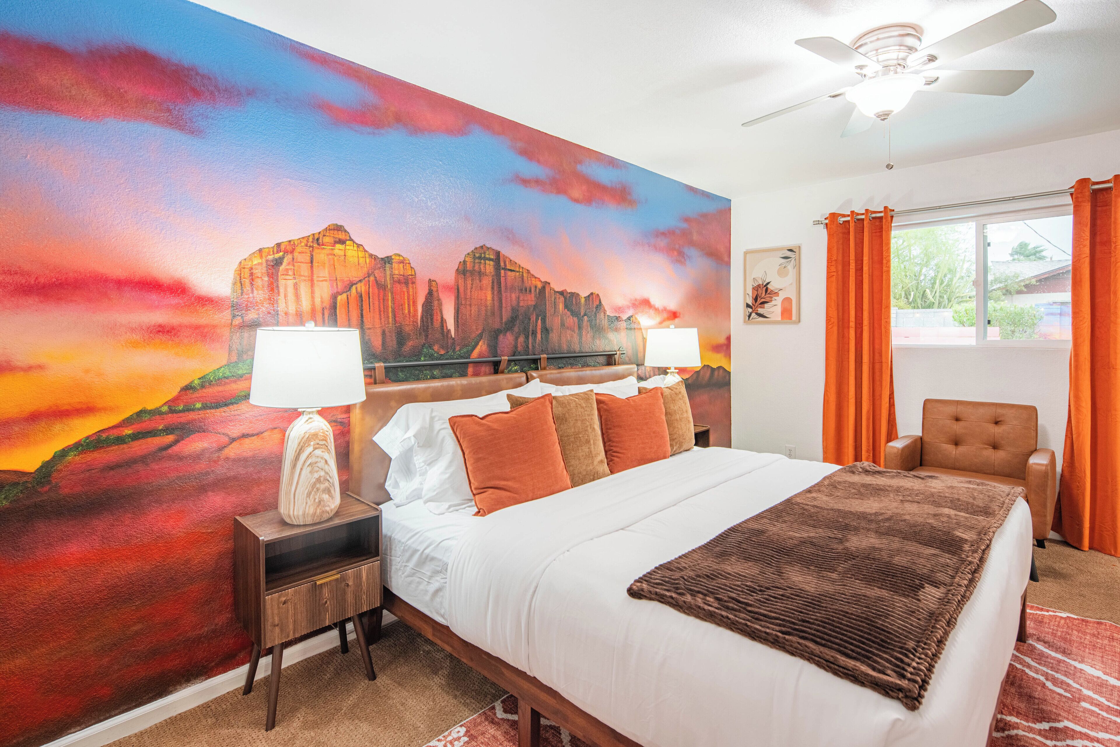 4 bedrooms, iron/ironing board, WiFi, bed sheets