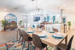 Dining - Heated Pool*Hot Tub*Game Room*Golf Chick Family Friendly Luxe (Scottsdale)