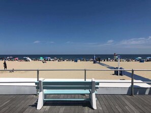 Beach nearby - 3BR Family Home in Avon - Walk to Beach & Main St (Avon-by-the-Sea)