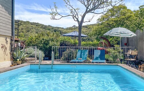 Wunderschönes Haus in Faugères mit privatem Swimmingpool, der sowohl drinnen.