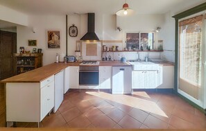 Refrigerador, horno, parrilla de estufa y lavavajillas 
