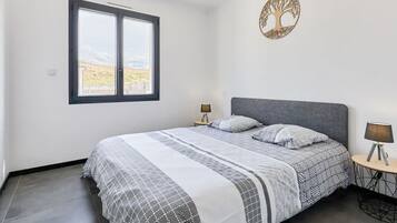 3 bedrooms, travel crib, free WiFi