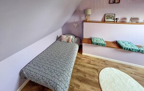 3 bedrooms, travel cot, free WiFi