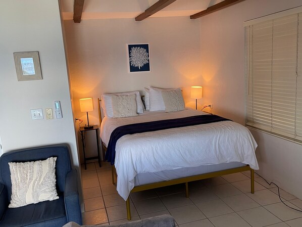1 chambre, fer et planche à repasser, Wi-Fi, draps fournis