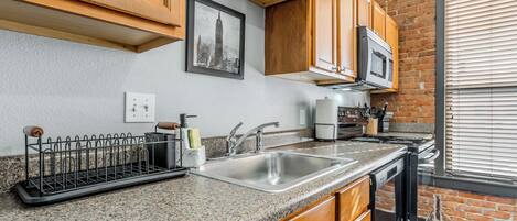 Microondas, horno, placa de cocina, lavavajillas