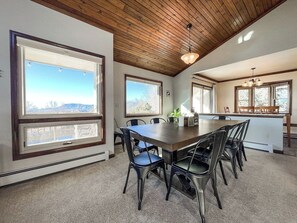Dining - Sunset Mesa Hideaway with Hot Tub (Colorado Springs)