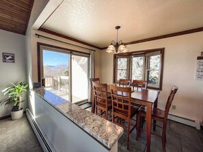 Dining - Sunset Mesa Hideaway with Hot Tub (Colorado Springs)