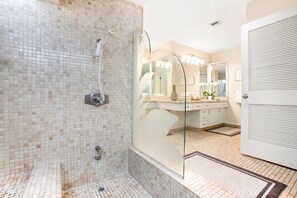 Shower - Kapalua Bay Villas | 3 Free Rental Cars | KBM Resorts | Premium Bay Villa | 3 Units, 4 Bedrooms | ML-2074 (Lahaina)