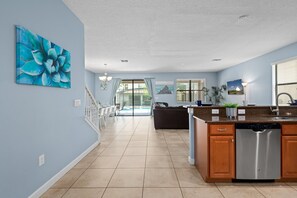 9 bedrooms - Resort Stay w Pool Amazing Amenities (Davenport)