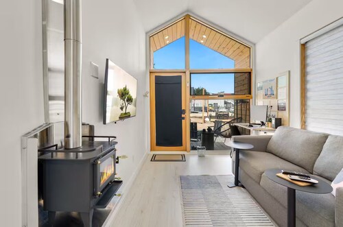 -ALL-NEW - Tiny Meets Luxury - Cabin 6