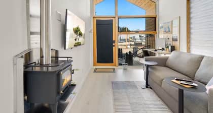 -ALL-NEW - Tiny Meets Luxury - Cabin 6