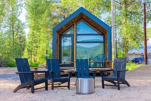 المنطقة المحيطة بالمنشأة