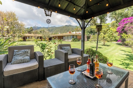 Terrace/patio. ANANA Casa SK