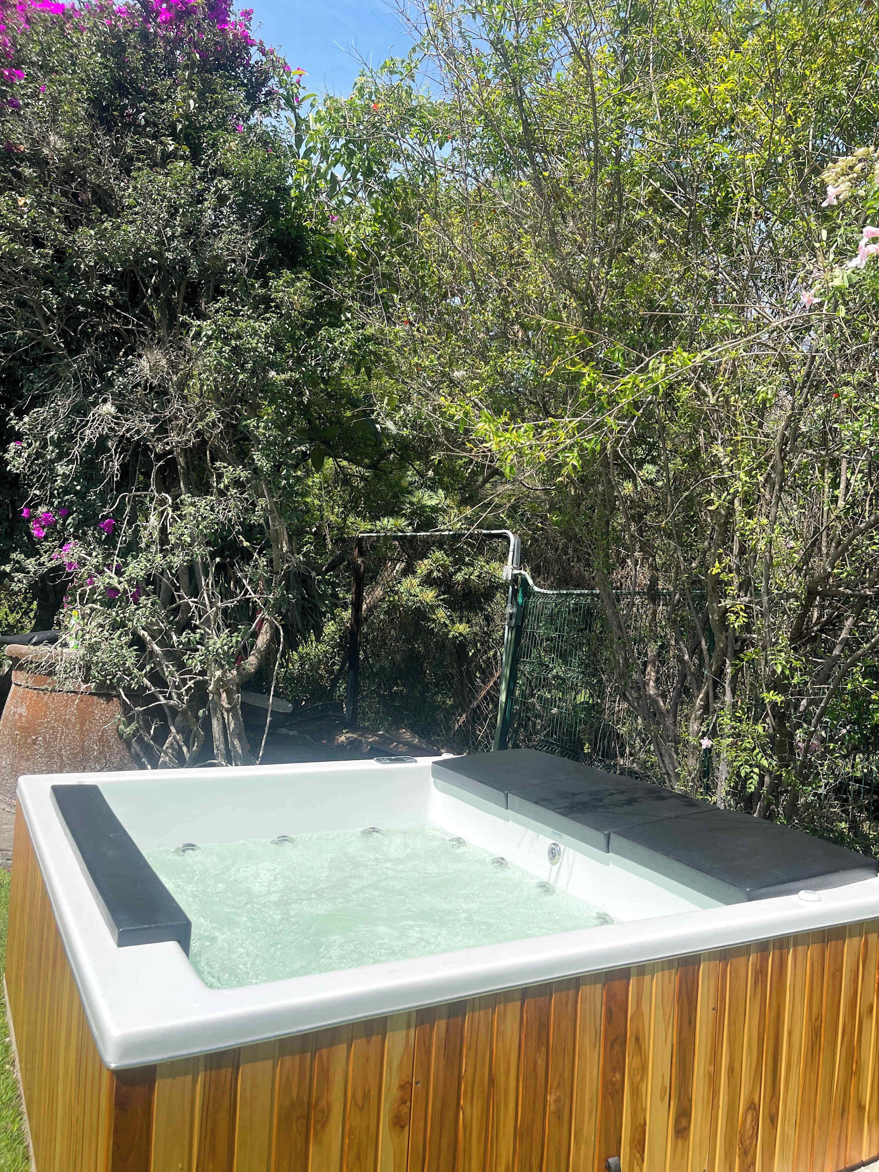 Bañera de hidromasaje privada