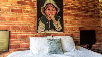 Villa, 3 Bedrooms, Garden View | Desk, laptop workspace, free WiFi