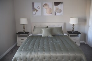 2 bedrooms, iron/ironing board, WiFi, bed sheets - Charming 2-bedroom apartment in wonderful Tampa with River Views (Tampa)