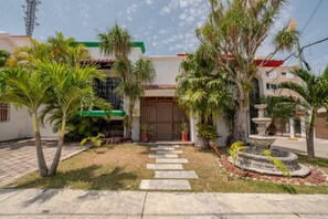 Front of property - Villa Mexico Familiar Centro Cancun (Cancún)