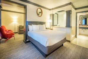 Tabla de planchar con plancha, wifi gratis, ropa de cama