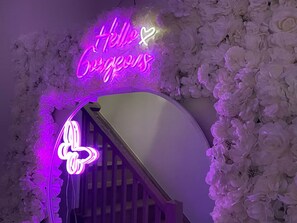 Interior - Luxury Muskoka Beach Retreat, Games Room & Hot Tub (Gravenhurst)