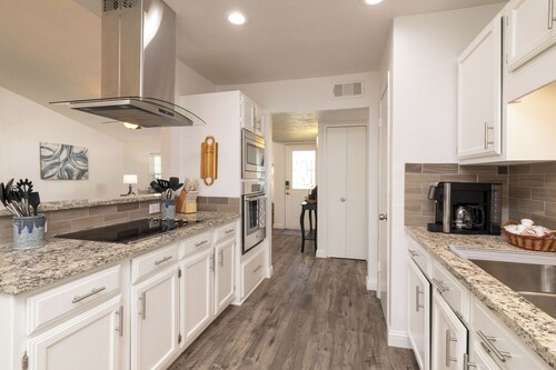 
Private Pool, Game Room, Backyard TV + Fenced Yard
