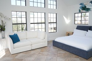 5 habitaciones, tabla de planchar con plancha, wifi y ropa de cama 