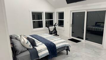 3 bedrooms, iron/ironing board, free WiFi, bed sheets