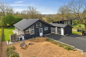 Unclassified image, 3 of 27, button