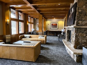 Smart TV, fireplace, video games, books - Glideslope Retreat at Zephyr Mountain Lodge (Winter Park)