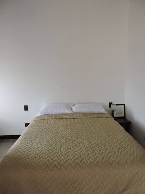 1 Schlafzimmer, Bügeleisen/Bügelbrett, WLAN