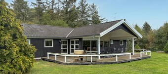 Lovely home in Væggerløse with sauna