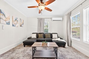 Living area - Luxe Gem in the Heart of Durham - Close to Duke! (Durham)