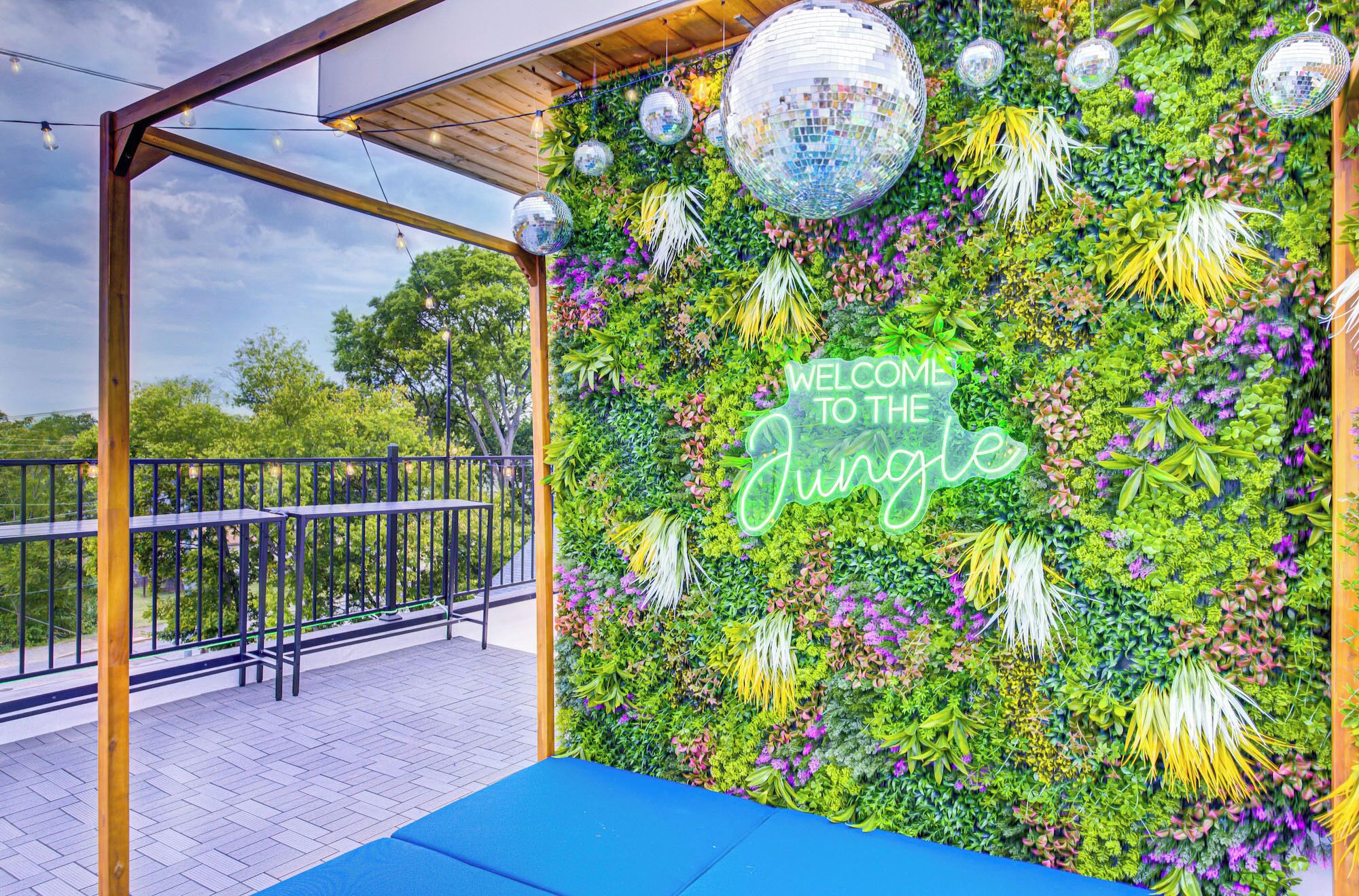 المنطقة المحيطة بالمنشأة