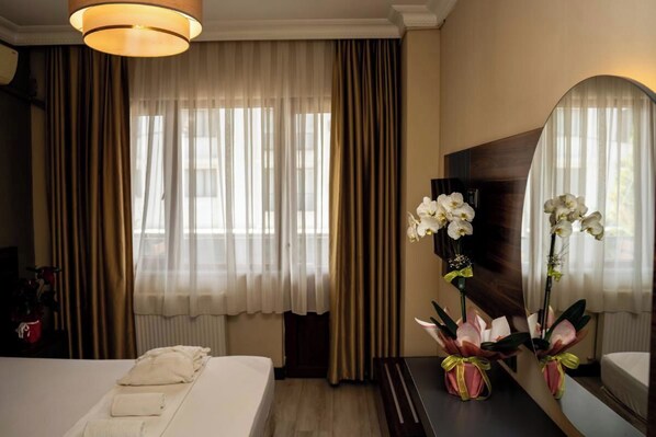 Minibar, wifi gratis y ropa de cama 