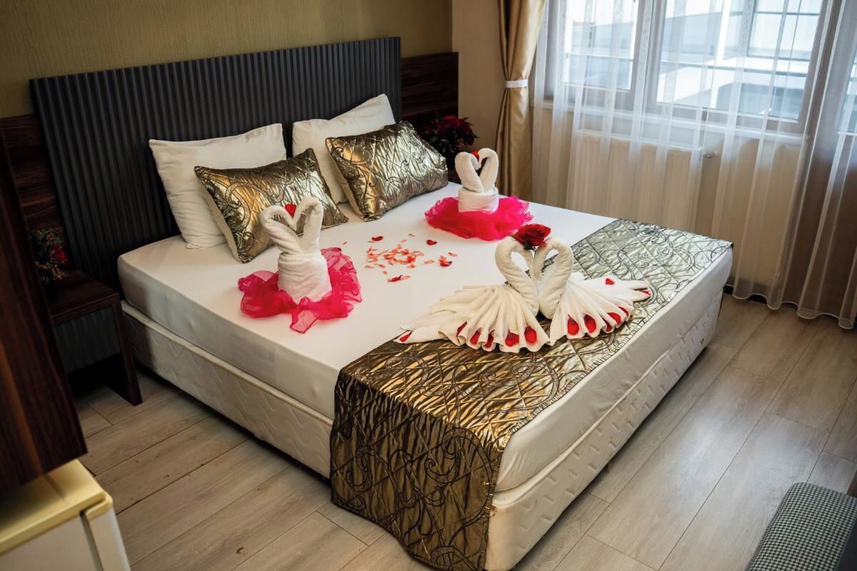 迷你吧、免费 WiFi、床单