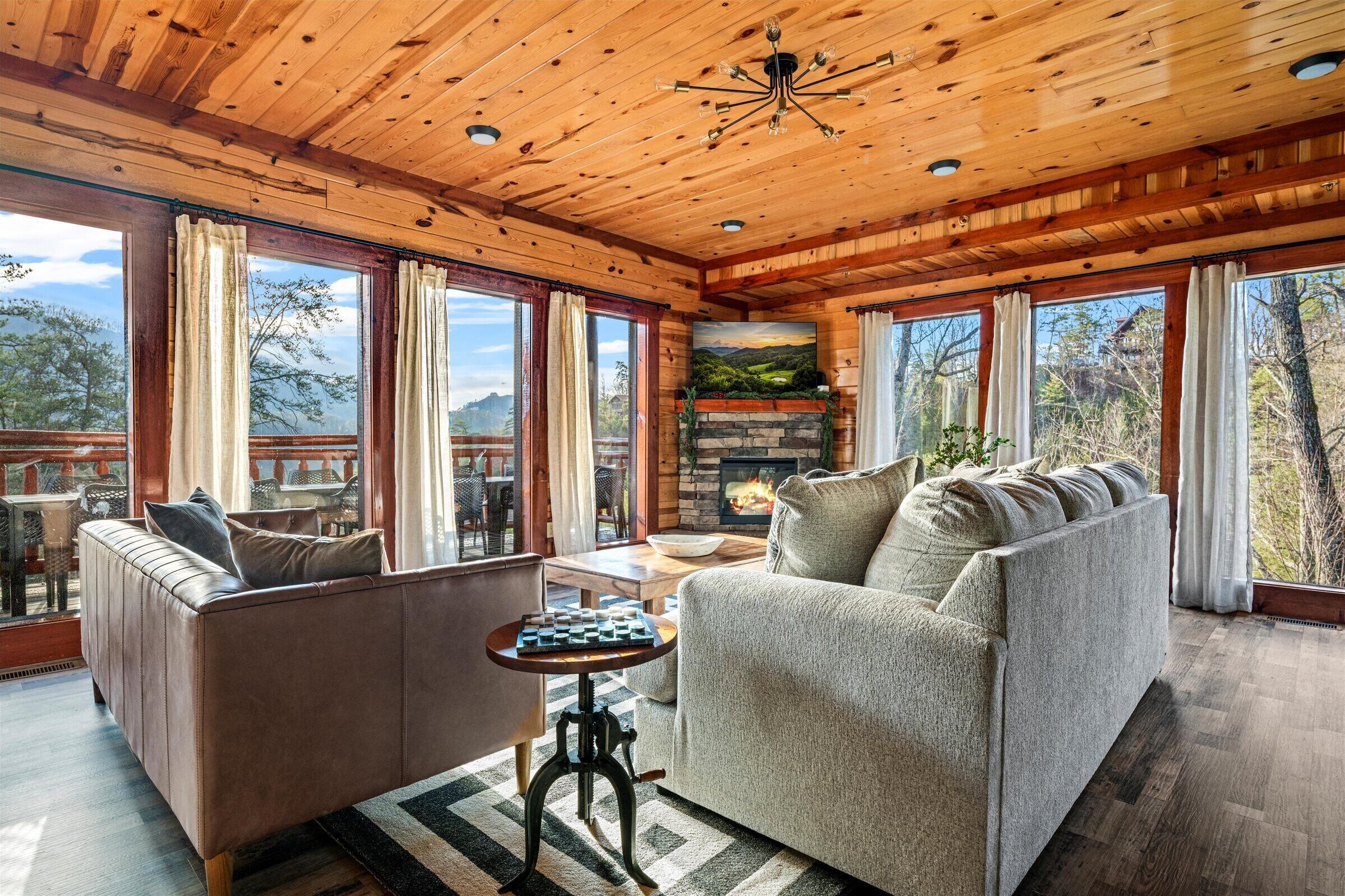 スマートテレビ、暖炉、テーブルサッカー台