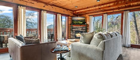 TV connectée, cheminée, baby-foot