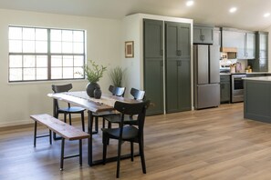 تنا�ول الطعام