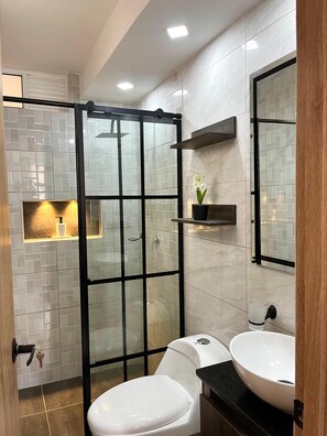 Handtücher, Seife, Toilettenpapier