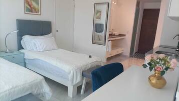 2 bedrooms, iron/ironing board, WiFi, bed sheets